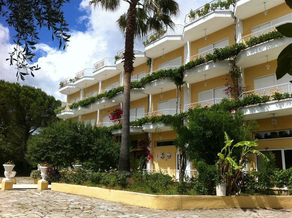 Hôtel Paloma Blanca à Ypsos Extérieur photo